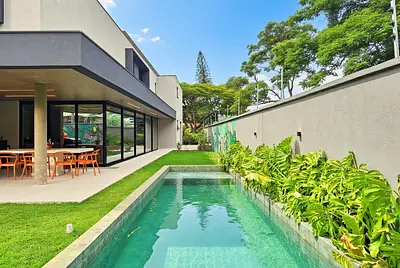 Casa Inédita, Contemporânea, Minimalista e Integrada. Infra Completa em rua de Fácil Acesso