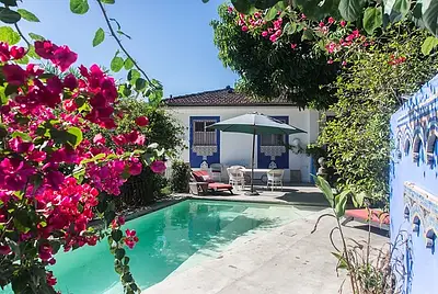 Casa estilo colonial localizada na encantadora Santa Teresa  