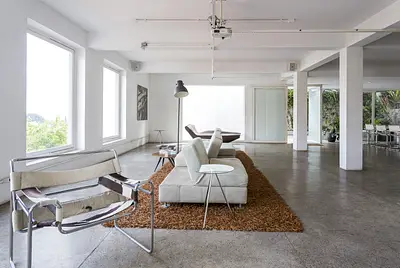 Casa-laboratório seis andares com rooftop panorâmico