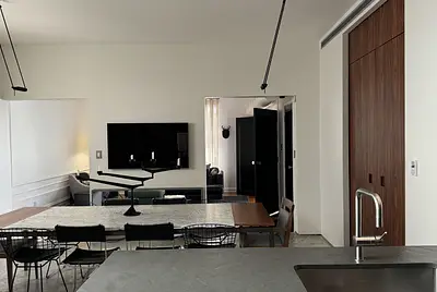 Apartamento amplo e sofisticado, pé direito alto, excelente acesso e localização