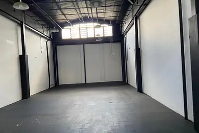 Espaço de eventos diversificado com galpão multiuso, casa e área externa próximo ao  metro Faria Lima e ao Shopping Eldorado.