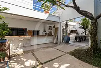 Casa de designer com ótima iluminação