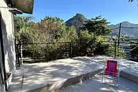 Casa Moderna Industrial Integrada à Mata Atlântica