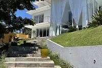 Mansão Moderna na Serra - 20 min de Sp