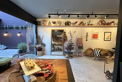 A cozinha mais charmosa de SP - Com acervo de louças e decoração incluso!