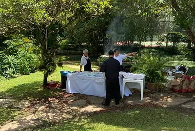 Casa moderna, jardim e piscina