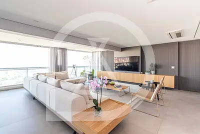 Apartamento amplo, moderno e com muita luz natural