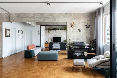 Apartamento moderno e bem iluminado, pé direito alto, excelente localização