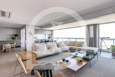 Apartamento amplo, moderno e com muita luz natural