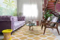 Duplex super charmoso, com uma linda luz natural, decoração brasileira e curadoria de peças indígenas.