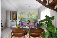 Duplex super charmoso, com uma linda luz natural, decoração brasileira e curadoria de peças indígenas.