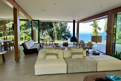 Casa Moderna na Mata Atlântica com vista para o mar