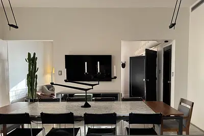 Apartamento amplo e sofisticado, pé direito alto, excelente acesso e localização